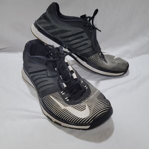 Nike Size 11 Men's Black and White Running Shoes